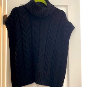 Turtle neck short sleeve textured sweater